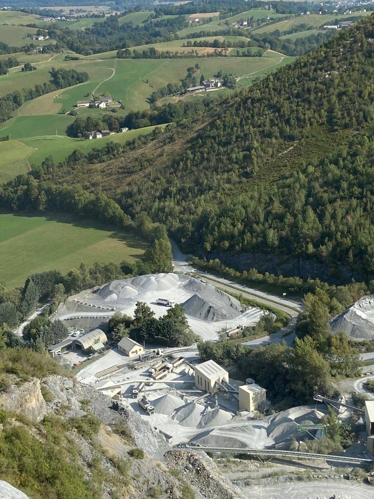 vue du site d'Asson depuis le pic